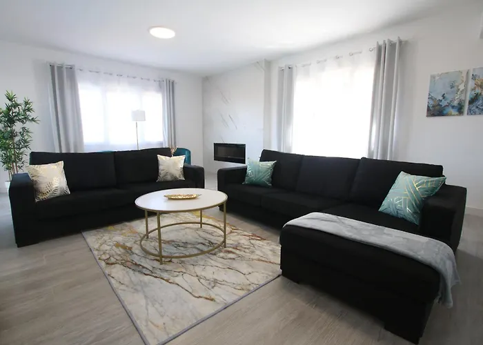Tess Villa Paz